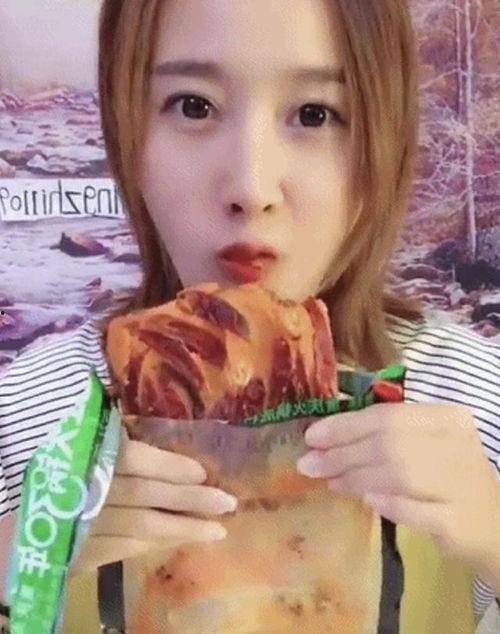 吃瓜网红视频免费,揭秘网红吃瓜视频背后的免费福利！