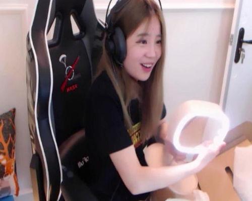 网红吃瓜爆料蛇姐微博,蛇姐微博吃瓜爆料，娱乐圈幕后真相曝光