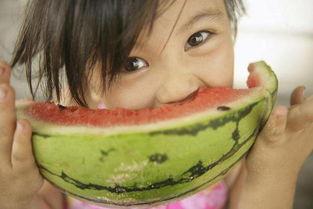 大妈吃瓜被网暴,网络暴力引发社会热议